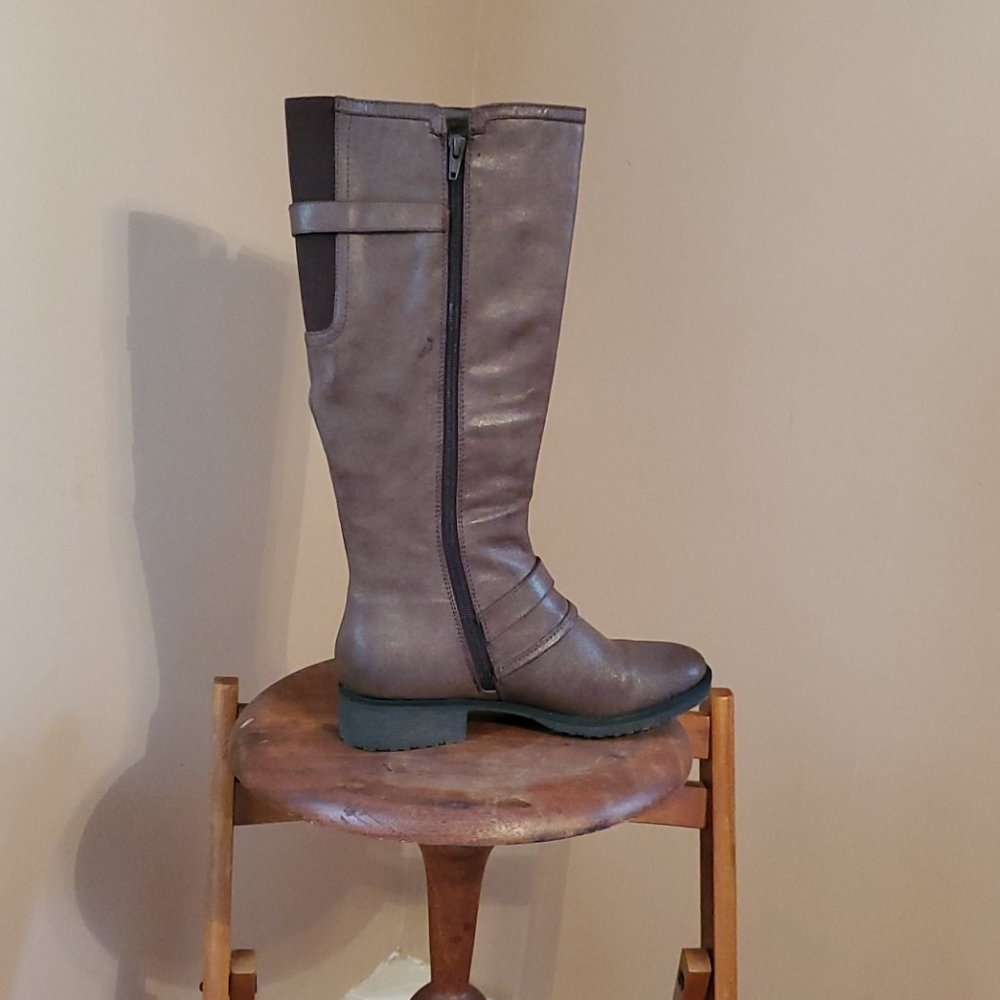 Tall boots - Picture 3 of 13